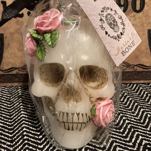 💀 BEAUTIFUL SKULL & ROSES CANDLE